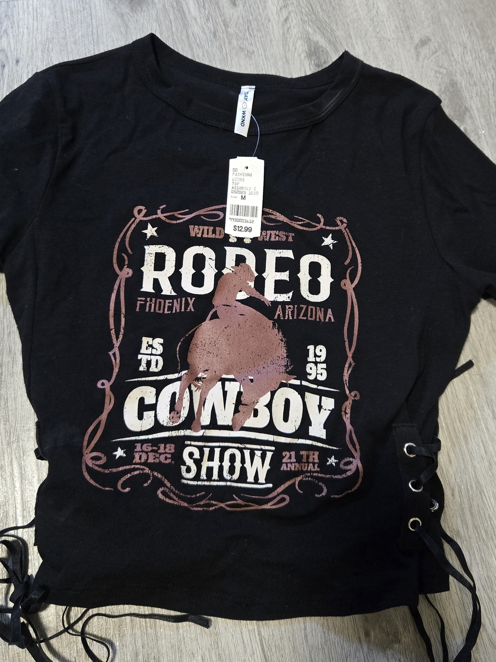 NWT Rodeo Cowboy Graphic Lace-Up Side Top Size M